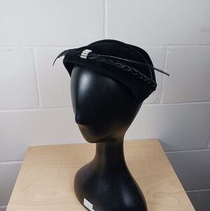 Vtg Fisk Genuine Velour Women's Hat Black W/Feather And Embellishment 60s 50s‎